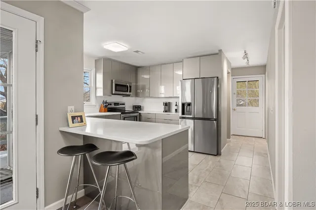 $939,000 | 180 Borders Drive, Lake Ozark, MO 65049