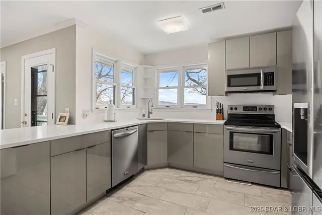 $939,000 | 180 Borders Drive, Lake Ozark, MO 65049