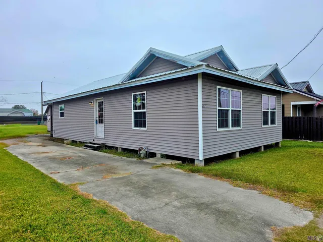 $122,500 | 207 East 2nd Street, Larose, LA 70373
