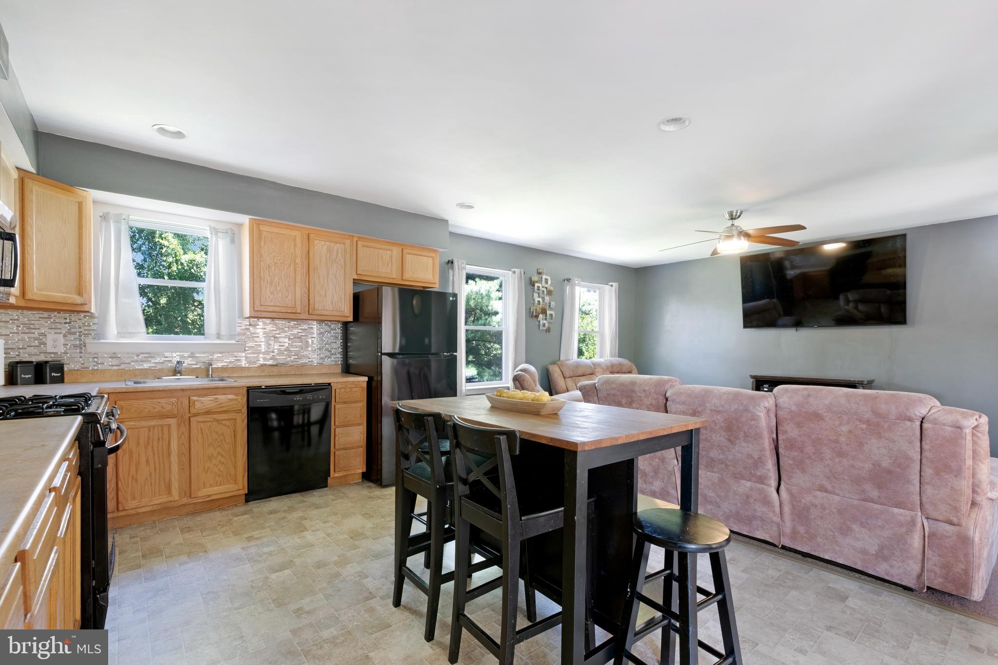 16 Mill Road Burlington, NJ 08016 - Photo 5 of 19 Gallery Image 5