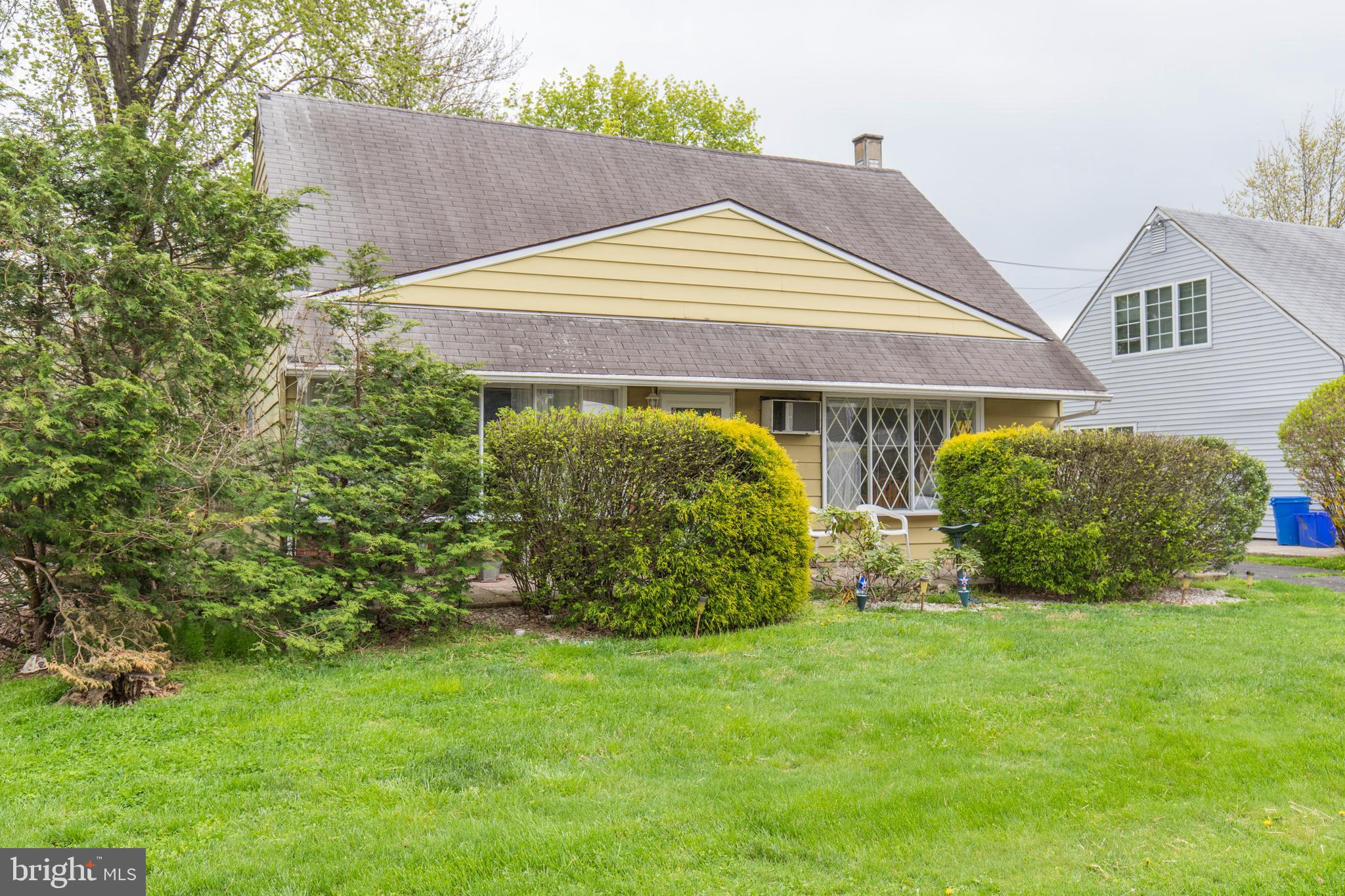 2803 Norcom Road Philadelphia, PA 19154 - Photo 3 of 26 Gallery Image 3