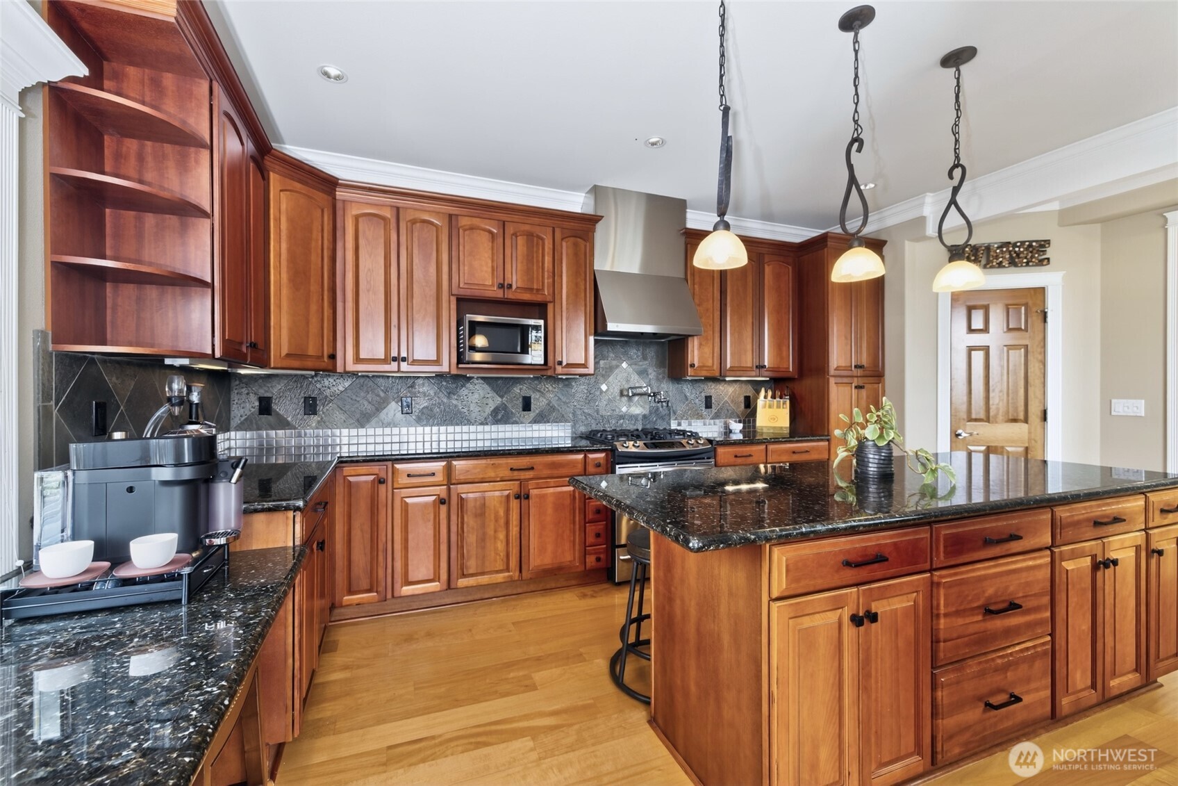 816 Walnut Street Edmonds, WA 98020 - Photo 9 of 40