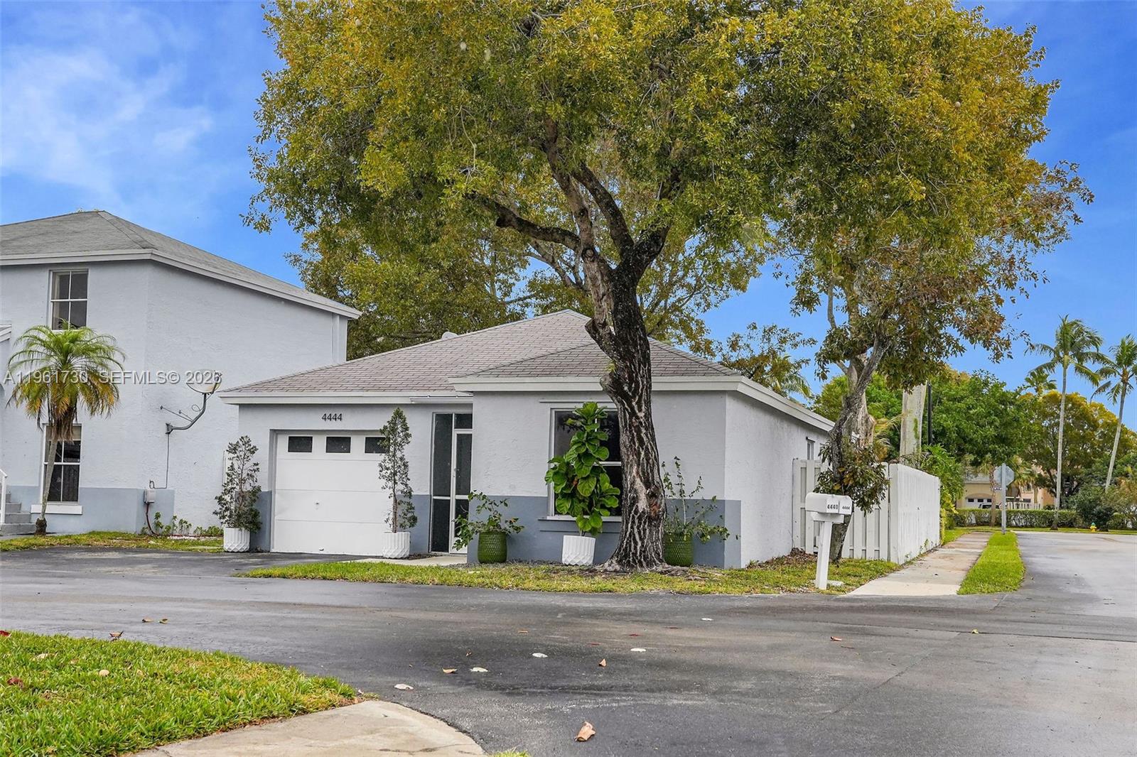 4444 Southwest 72nd Terrace Davie, FL 33314 - Photo 22 of 31