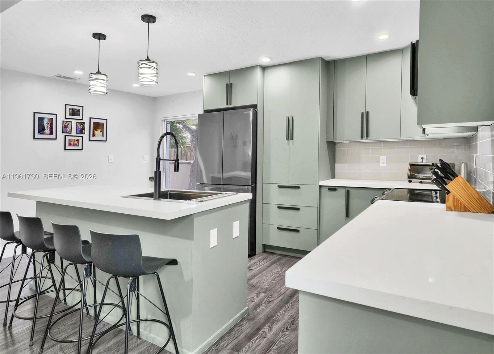 4444 Southwest 72nd Terrace Davie, FL 33314 - Photo 3 of 31