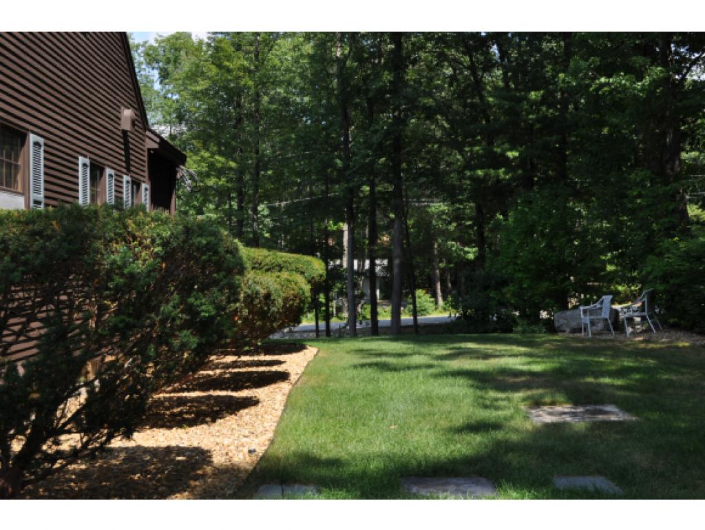 9 Ridgeview Drive Hooksett, NH 03106 - Photo 3 of 35 Gallery Image 3