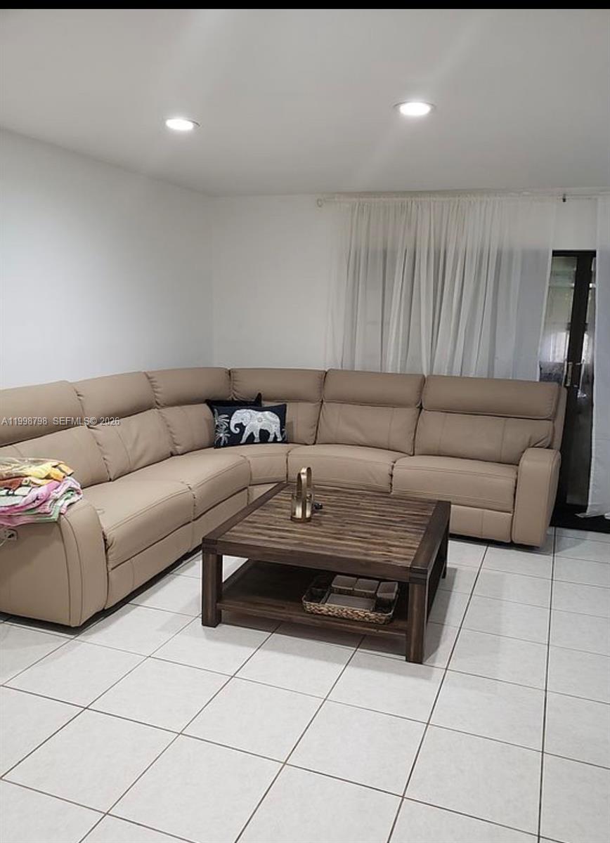 3301 Raleigh Street, Unit 4A Hollywood, FL 33021 - Photo 3 of 10