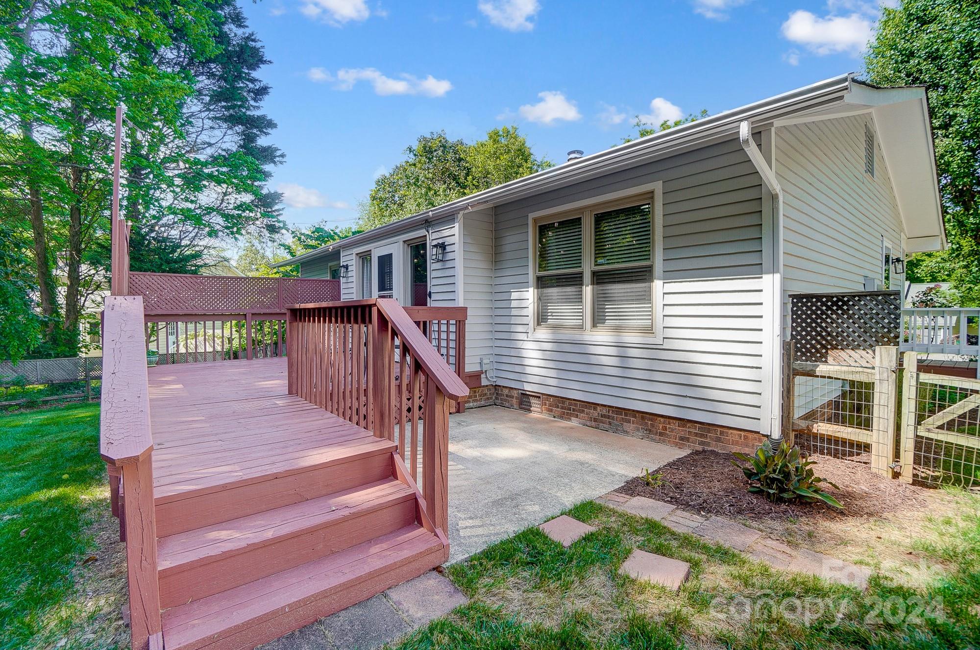 6510 Patchwork Circle Charlotte, NC 28270 - Photo 38 of 48 a view of a house with a yard