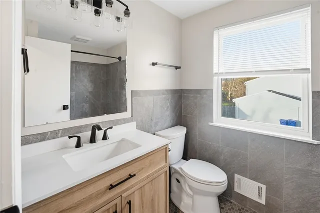 $2,500 | 17 Willowick Drive, Unit 15, Perinton, NY 14450