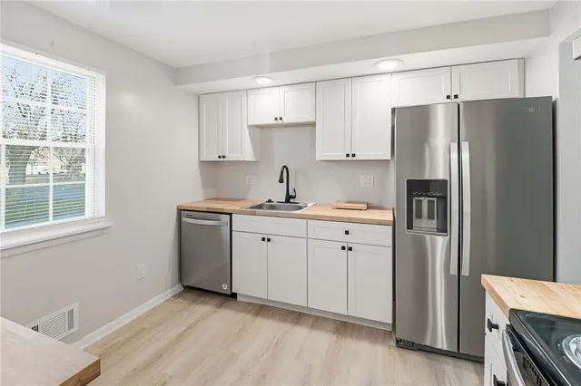 $2,500 | 17 Willowick Drive, Unit 15, Perinton, NY 14450