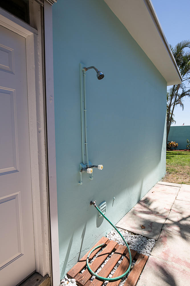 329 East 25th Street Riviera Beach, FL 33404 - Photo 27 of 27 Outdoor Shower