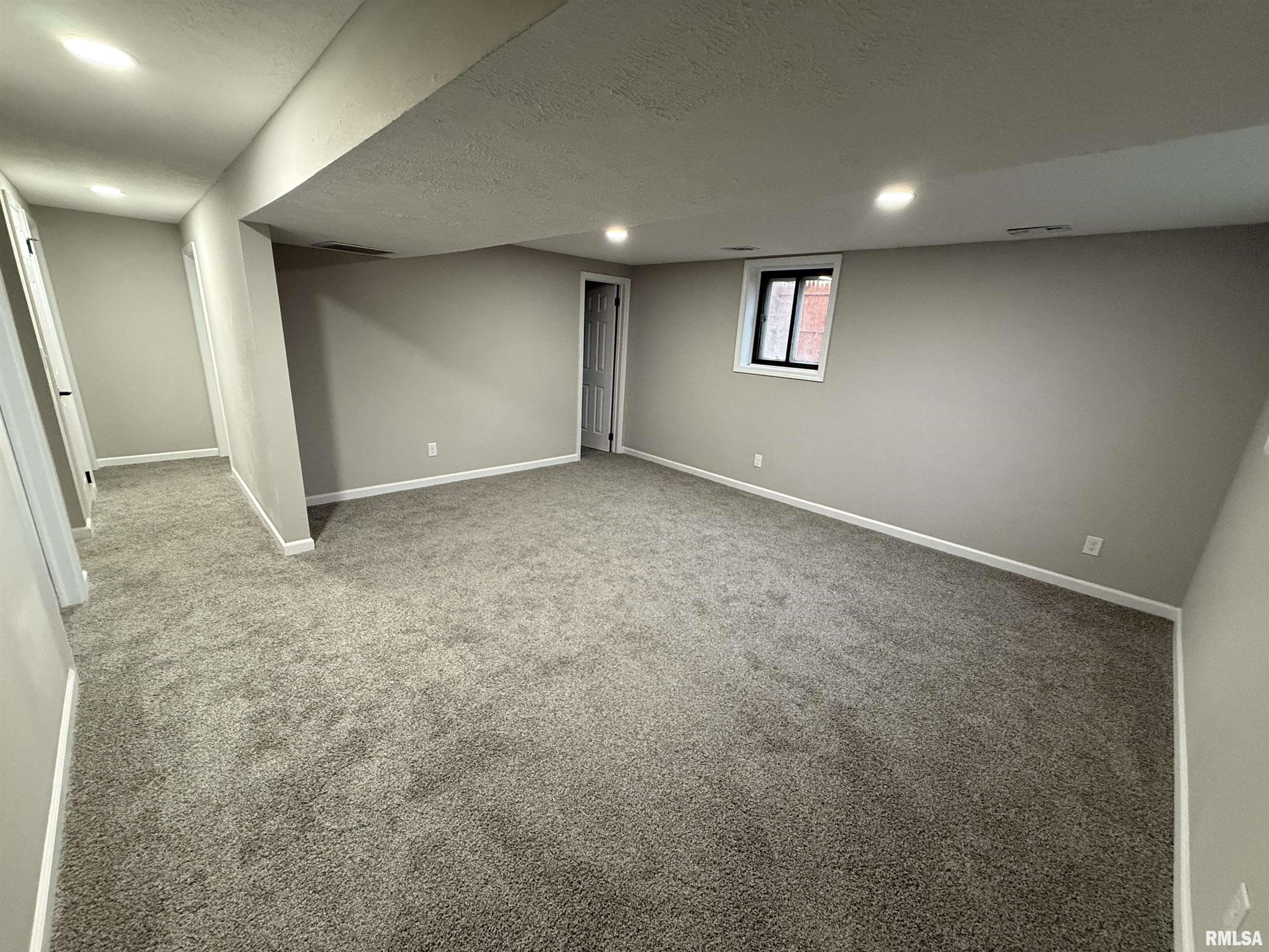 2901 Lyn Street Springfield, IL 62702 - Photo 16 of 24