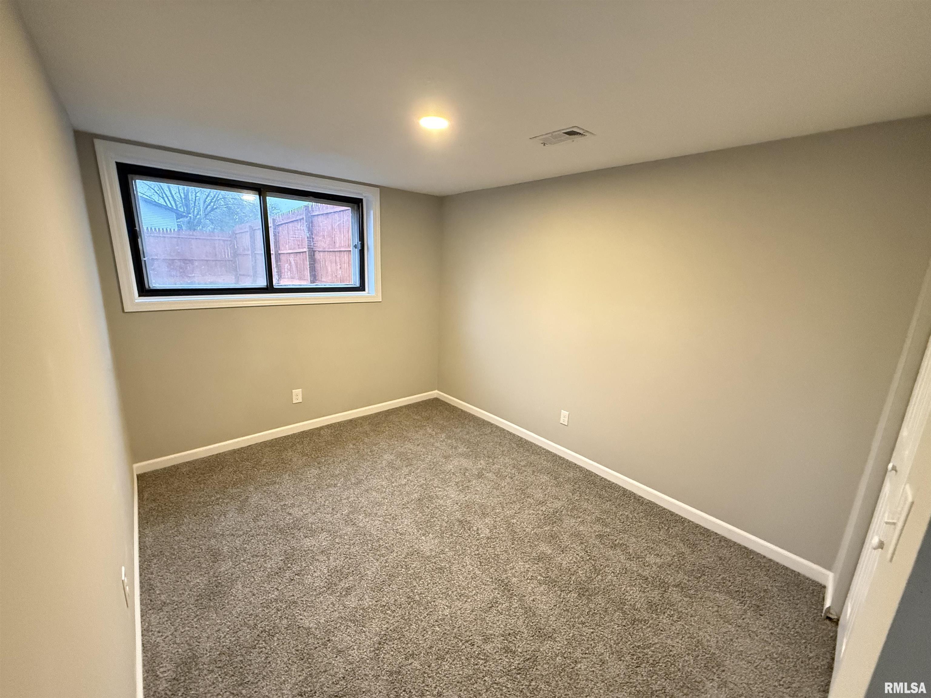 2901 Lyn Street Springfield, IL 62702 - Photo 19 of 24