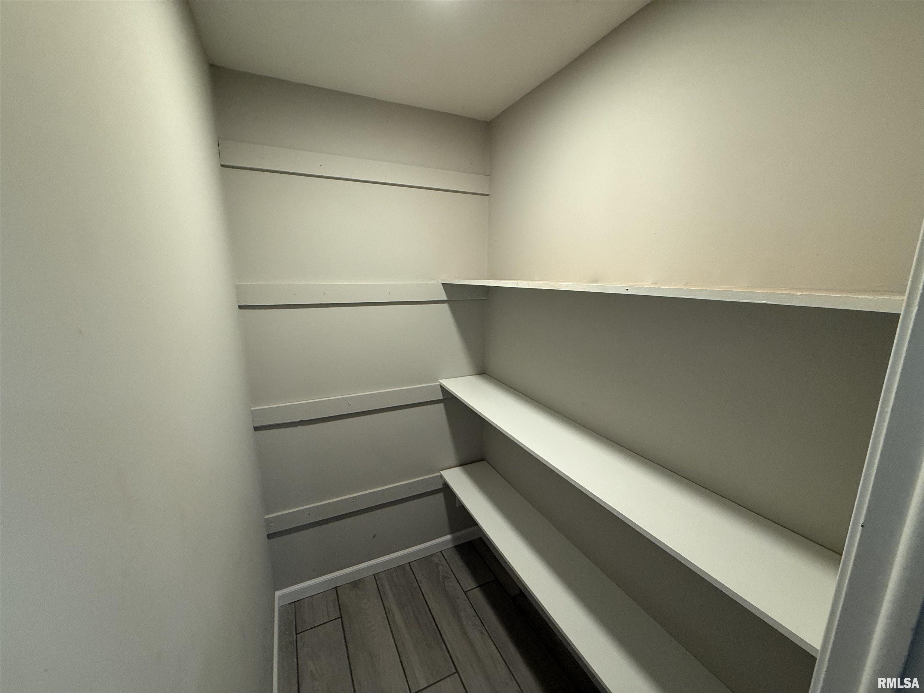 2901 Lyn Street Springfield, IL 62702 - Photo 4 of 24