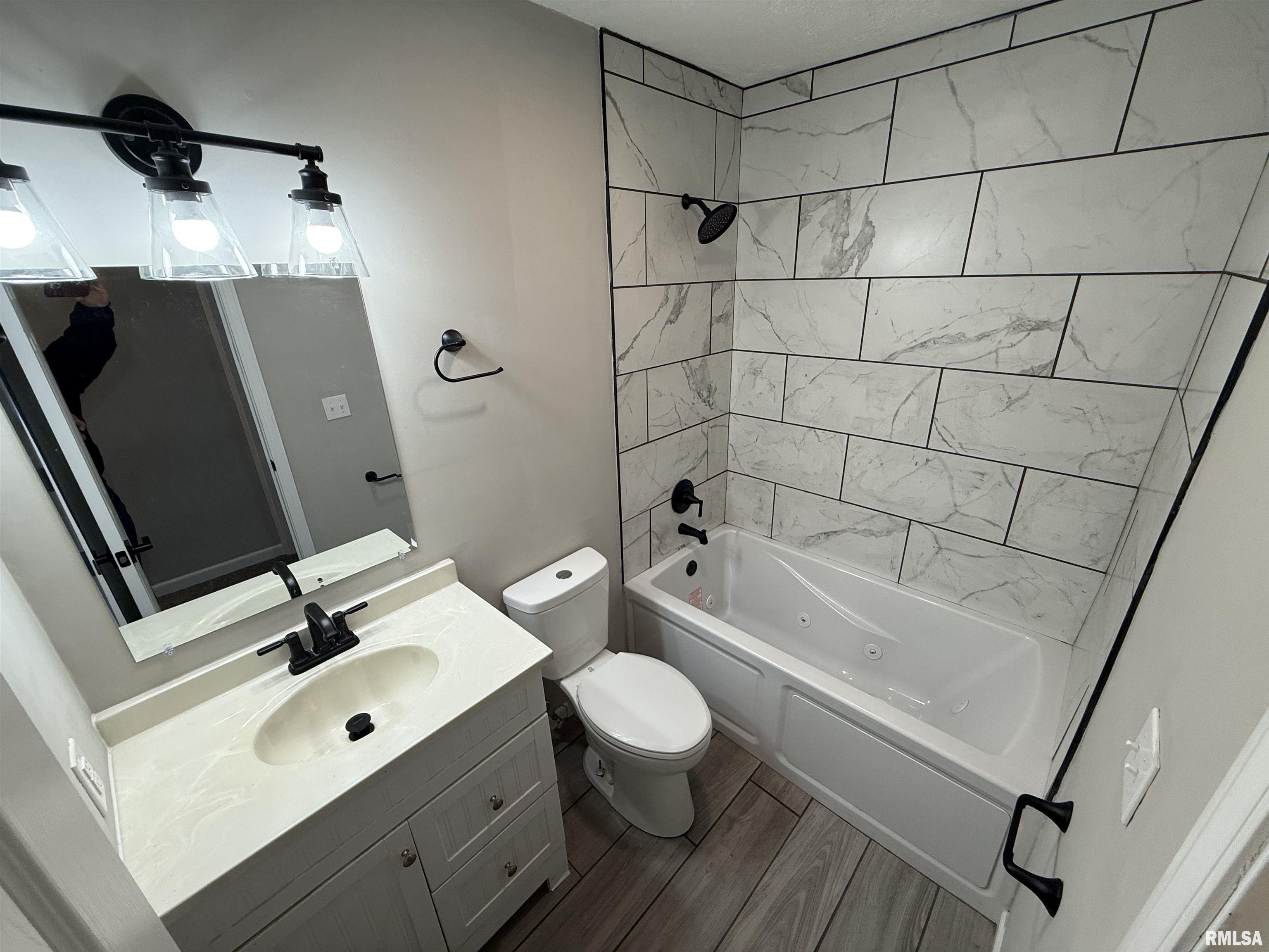 2901 Lyn Street Springfield, IL 62702 - Photo 9 of 24