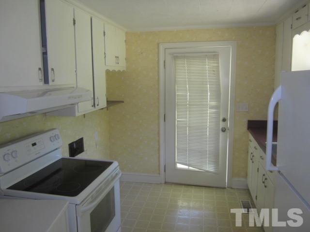 1867 Old Durham Road Roxboro, NC 27573 - Photo 9 of 16