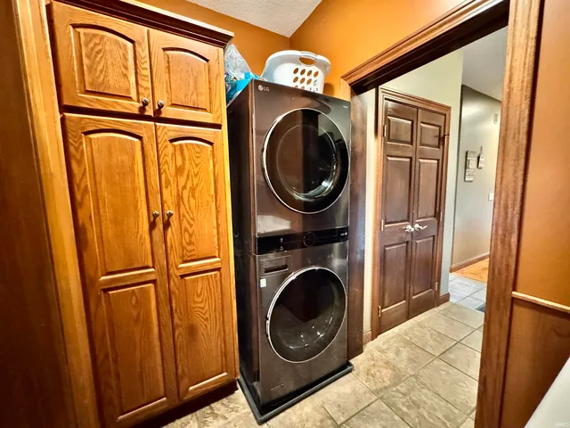 $849,900 | 5936 County Road 427, Auburn, IN 46706