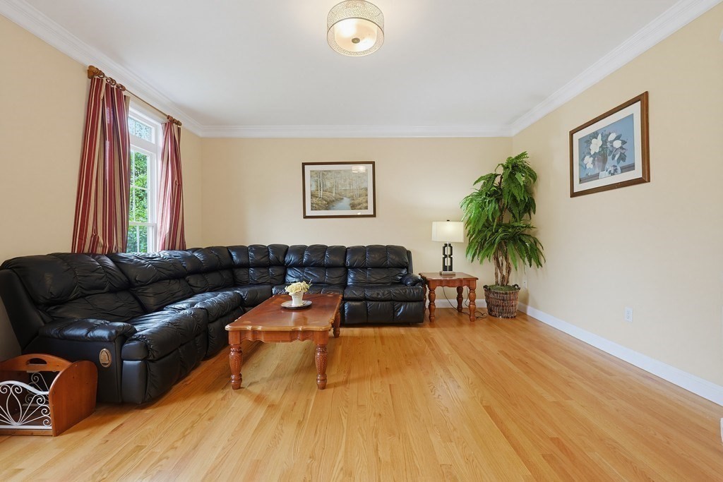 35 Howarth Drive Upton, MA 01568 - Photo 6 of 42