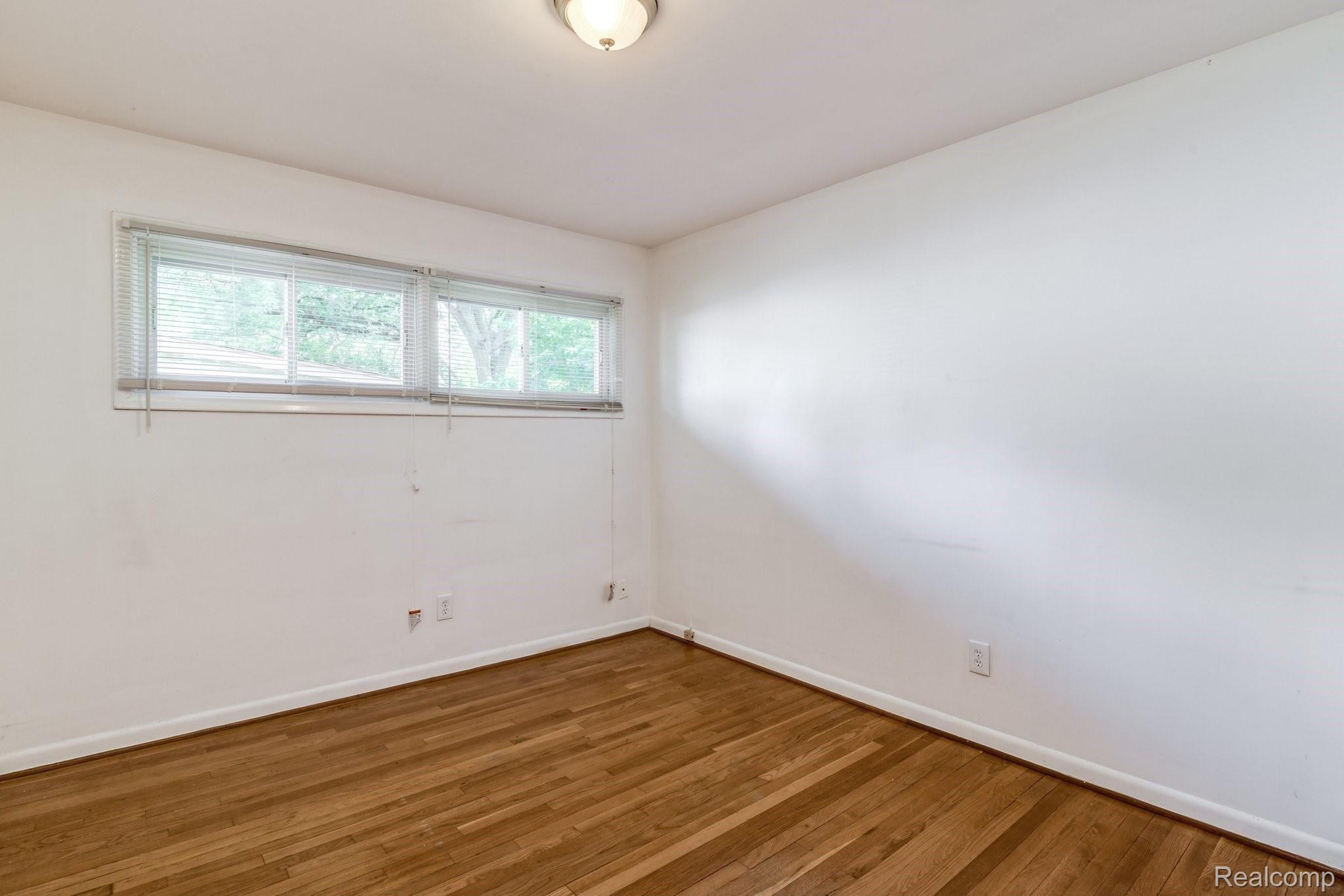 29146 Rambling Road Southfield, MI 48076 - Photo 21 of 30 29146+Rambling+Rd+Southfield-26-web.jpg