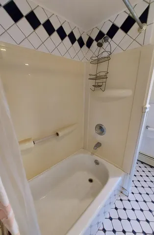 $1,600 | 48 West 32nd Street, Bayonne, NJ 07002