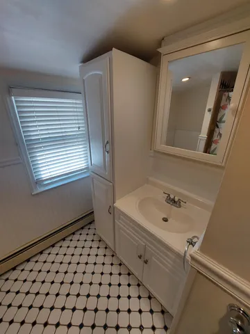 $1,600 | 48 West 32nd Street, Bayonne, NJ 07002