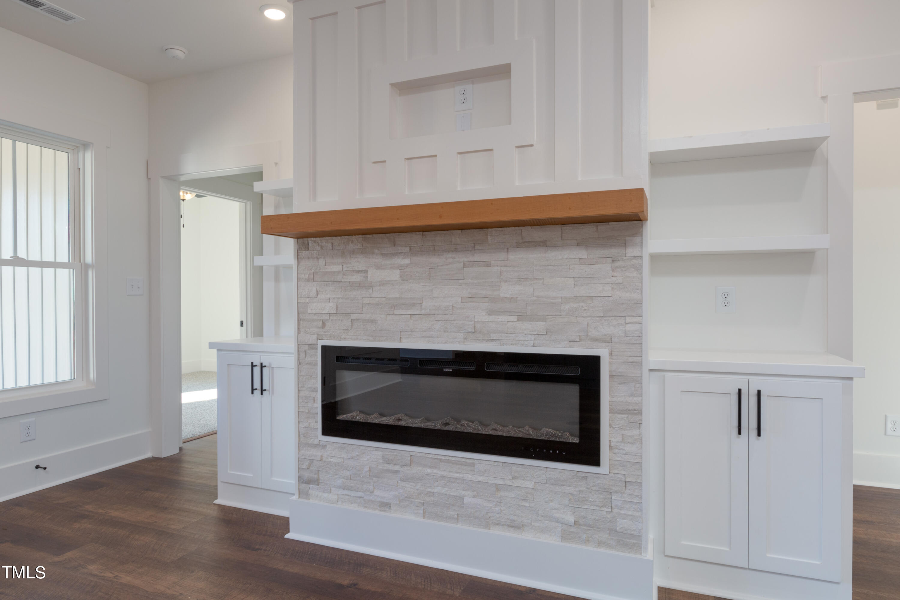 180 Banner Elk Road Benson, NC 27504 - Photo 31 of 48 Family Room/Fireplace