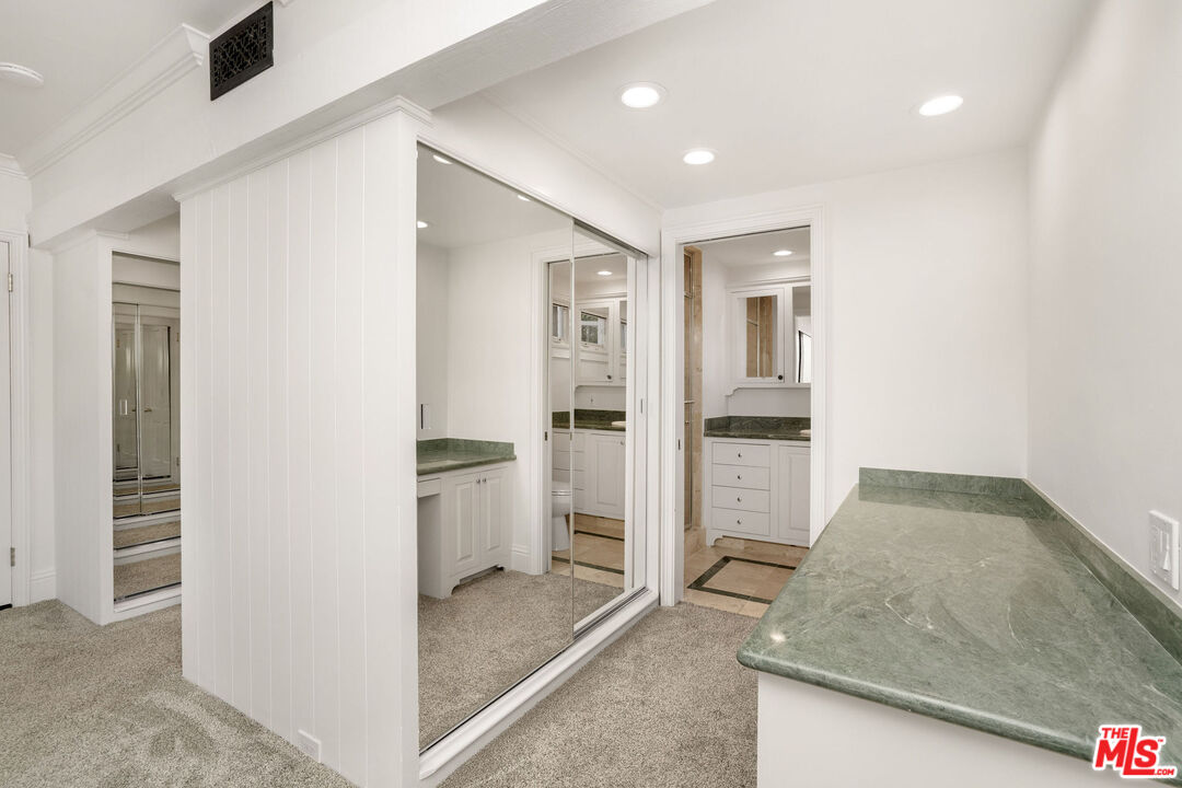 5360 Bothwell Road Tarzana, CA 91356 - Photo 20 of 22