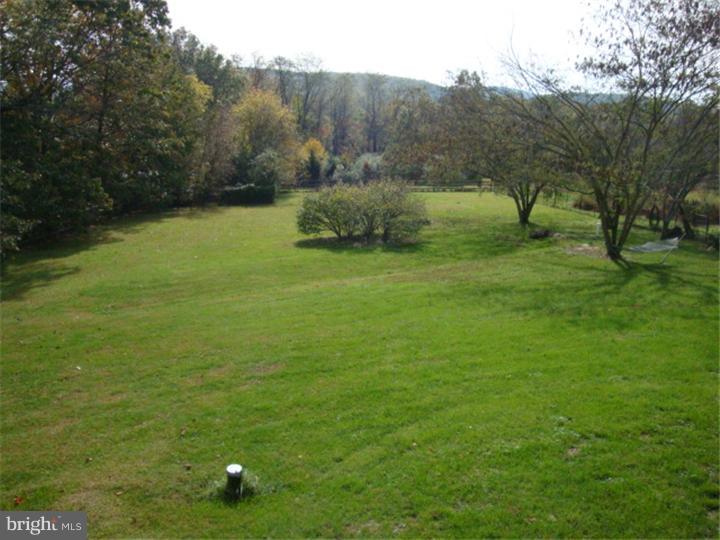 934 Spring Hill Road Riegelsville, PA 18077 - Photo 8 of 9