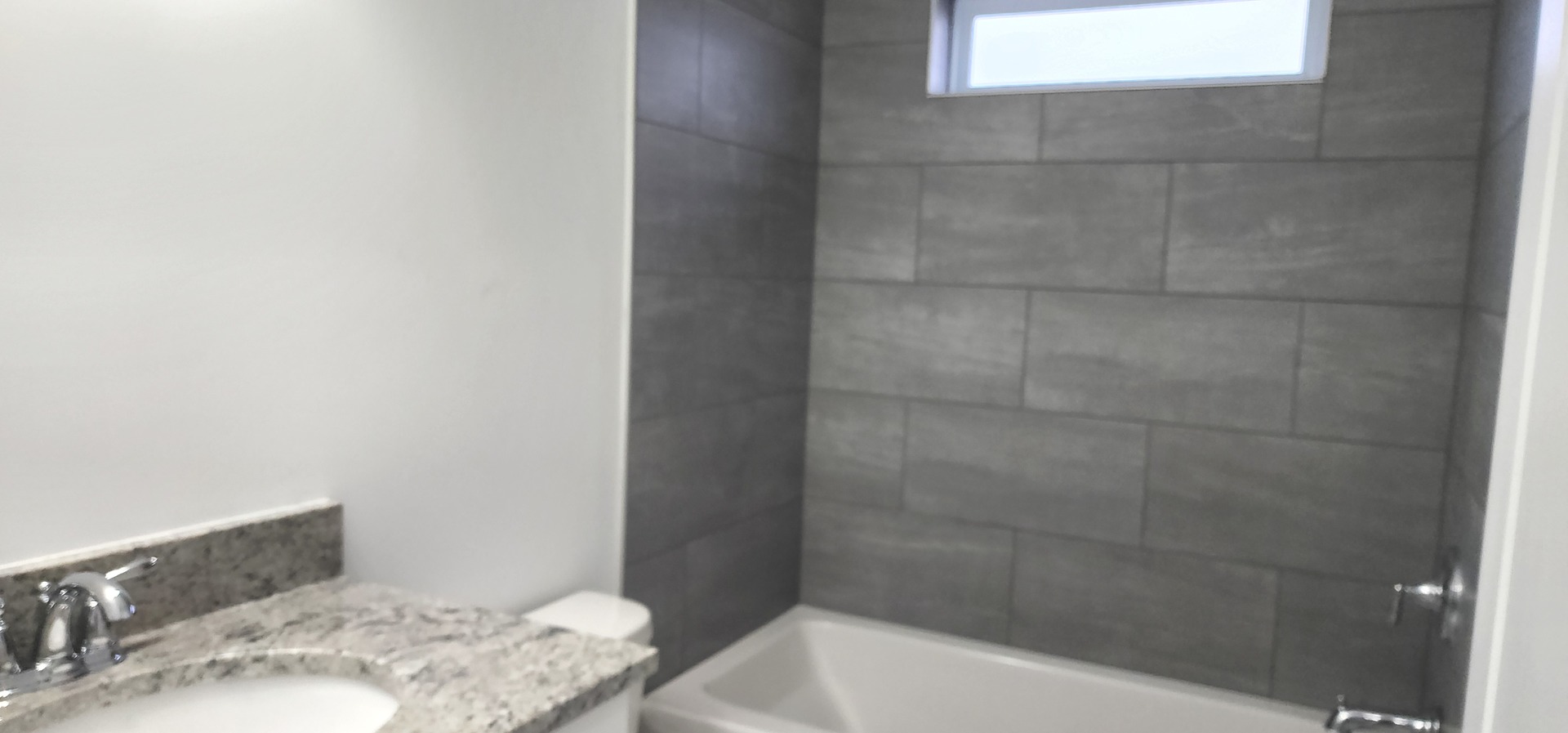 25624 Fieldstone Court Channahon, IL 60410 - Photo 12 of 15 a bathroom with a bathtub and shower