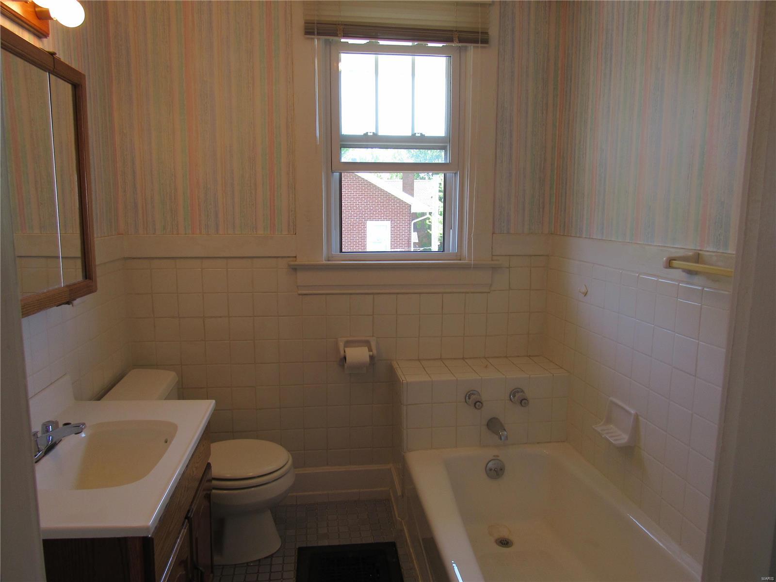 449 Bluff Street Alton, IL 62002 - Photo 13 of 18 Gallery Image 13
