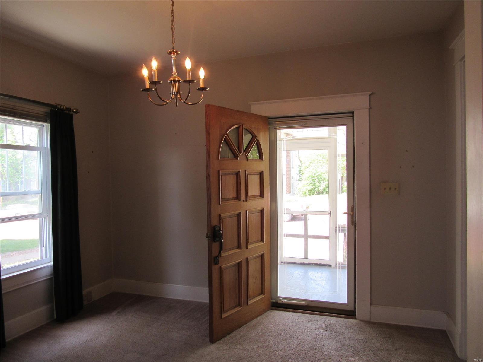 449 Bluff Street Alton, IL 62002 - Photo 5 of 18 Gallery Image 5