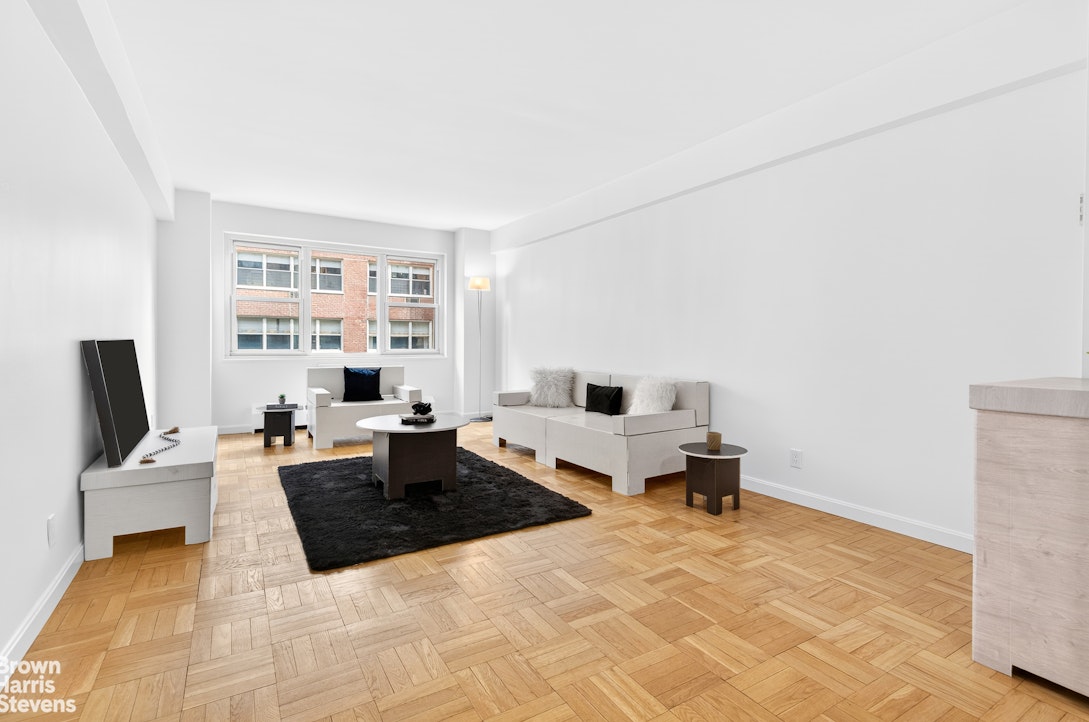 315 East 69th Street, Unit 6L Manhattan, NY 10021 - Photo 3 of 11