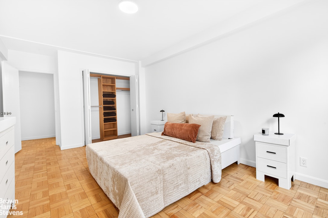 315 East 69th Street, Unit 6L Manhattan, NY 10021 - Photo 6 of 11