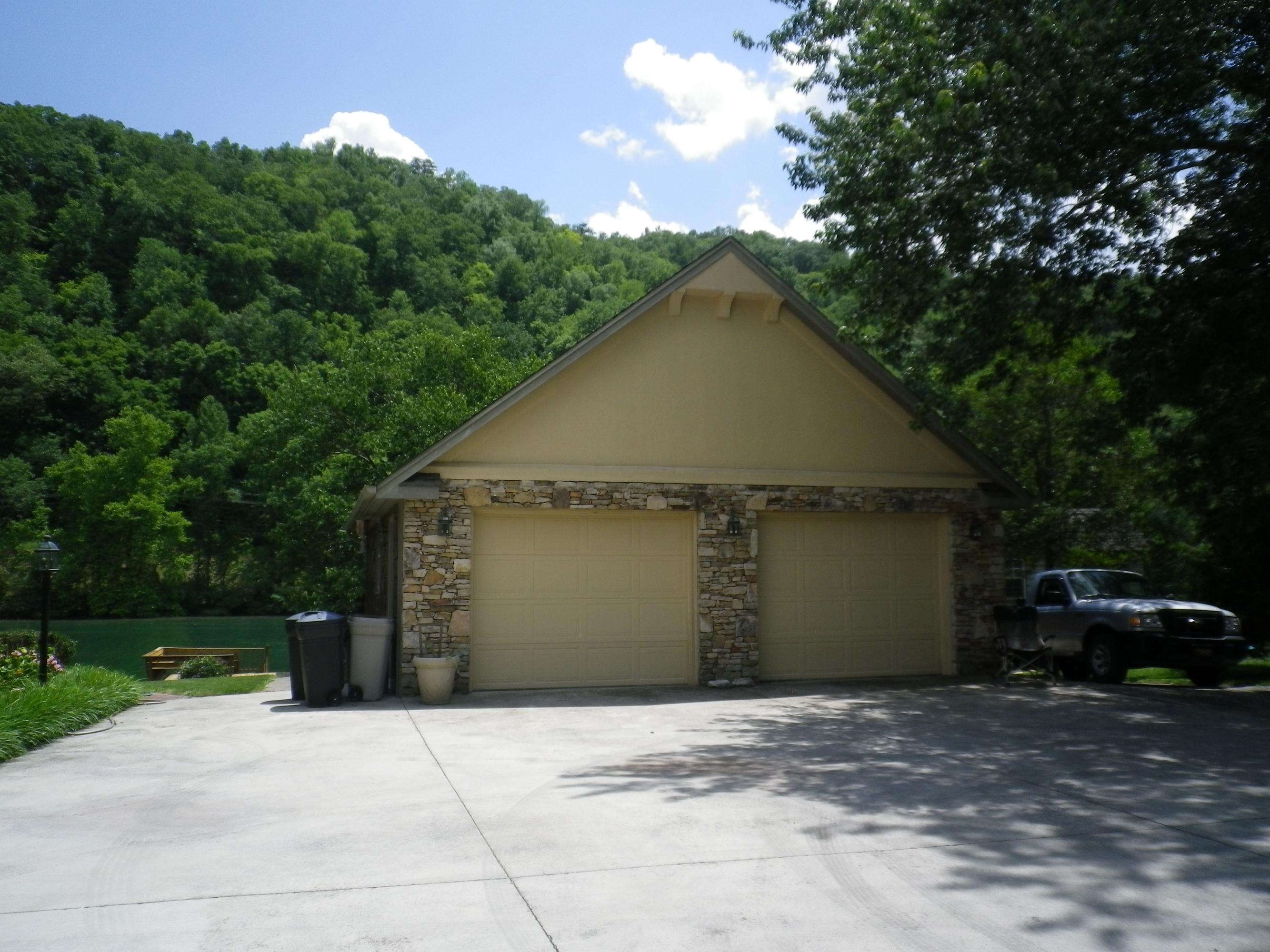 630 Riverbend Road Clinton, TN 37716 - Photo 7 of 37 IMGP4062