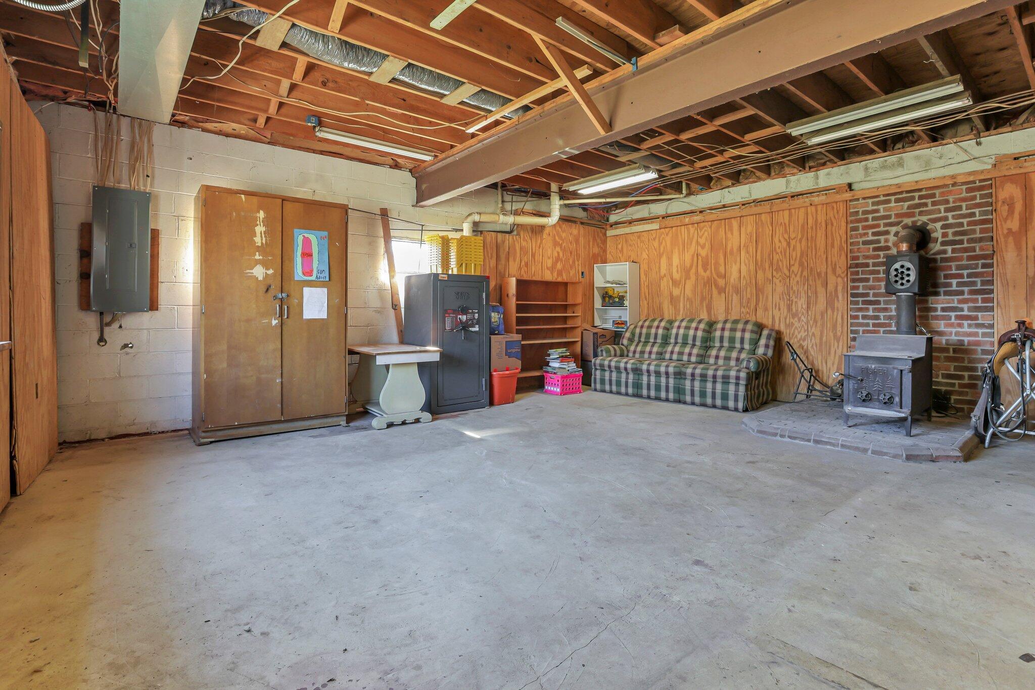 5225 Deeds Road Southwest Pataskala, OH 43062 - Photo 21 of 43 Family room