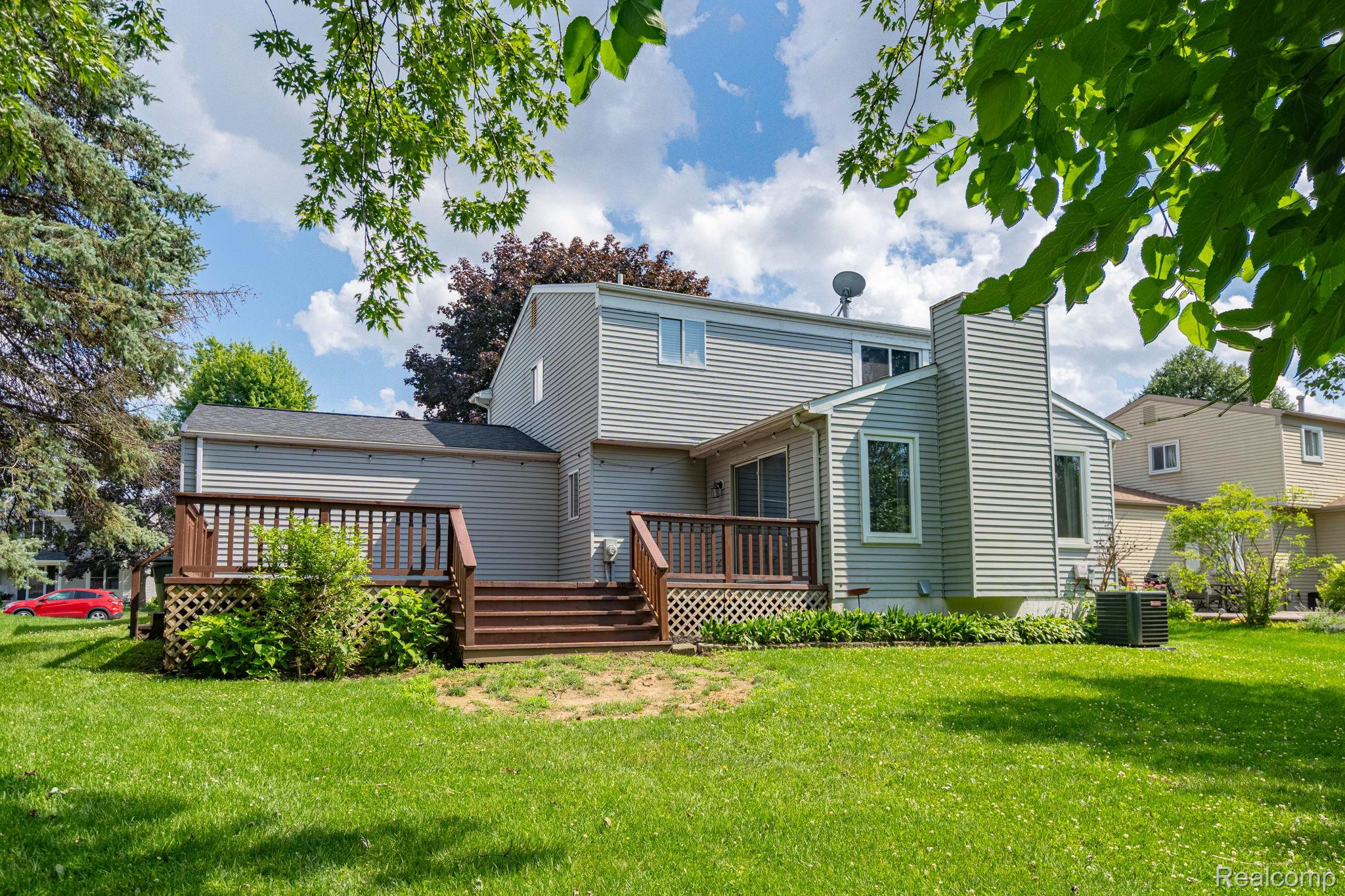 1642 Dancer Drive Rochester, MI 48307 - Photo 36 of 36 9-web-or-mls-exteriors-9.jpg