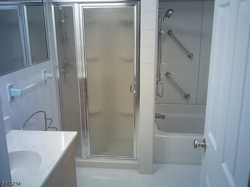 675 Raritan Road, Unit 10 Clark, NJ 07066 - Photo 11 of 19