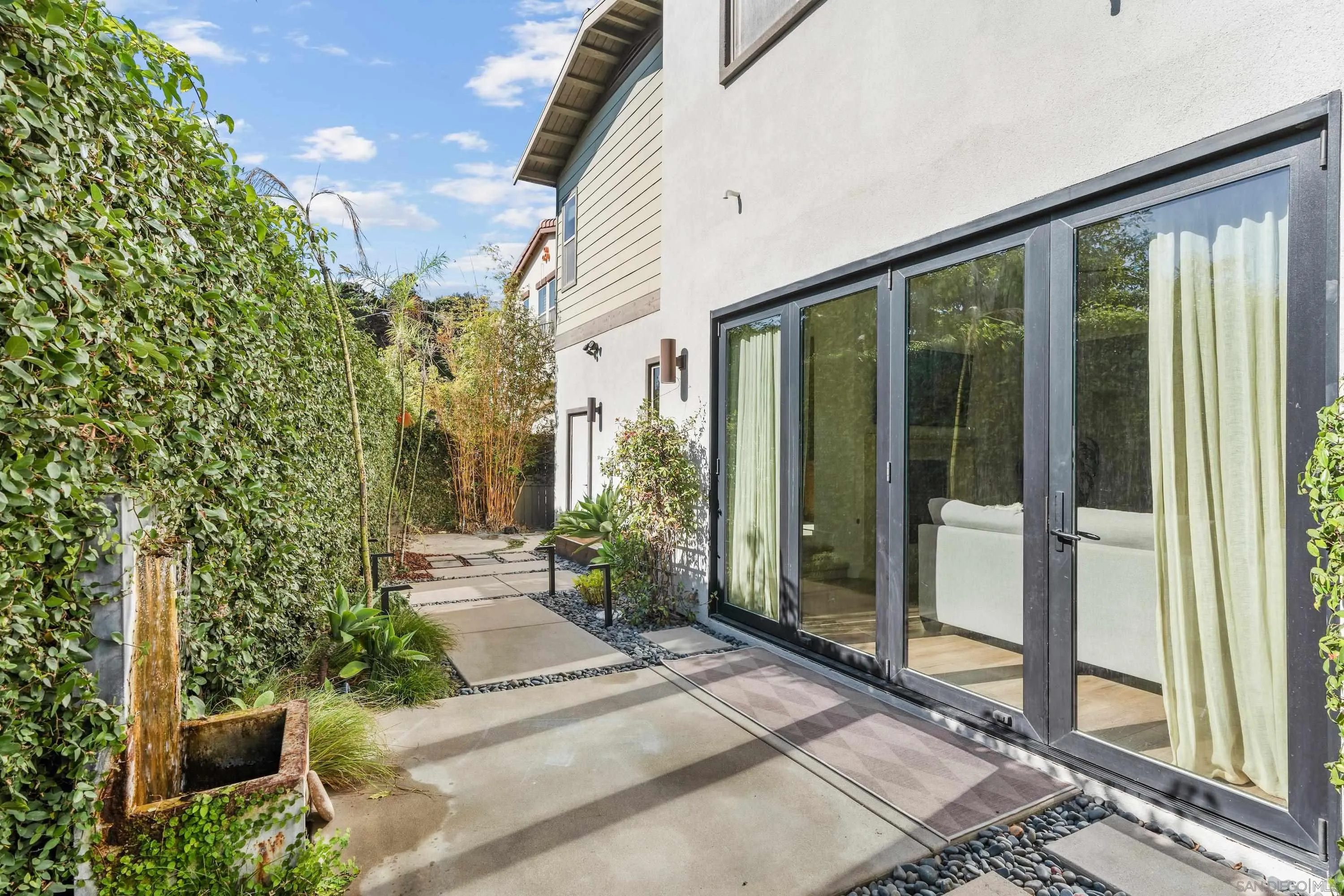 669 Calypso Place Encinitas, CA 92024 - Photo 13 of 33