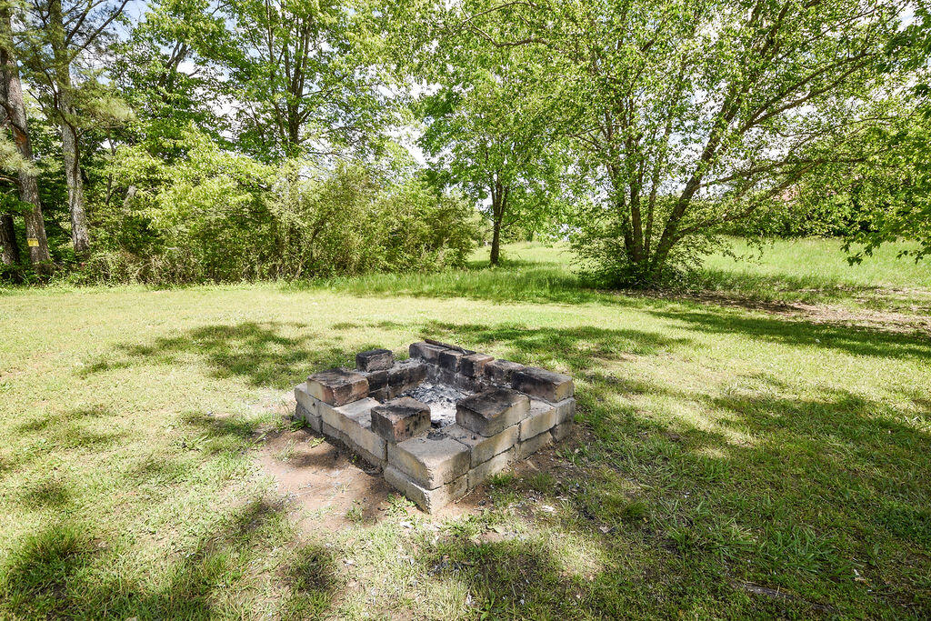 377 Old Eureka Road Charleston, TN 37310 - Photo 3 of 30 DSC_2344
