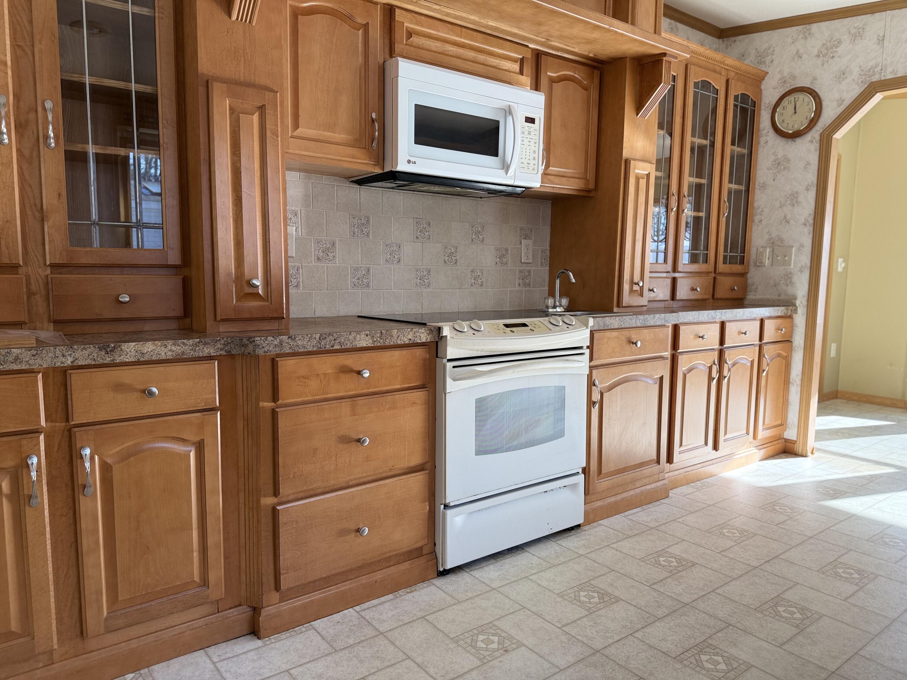 127 Shaker Road, Unit 25 Gray, ME 04039 - Photo 8 of 11 IMG_E0386