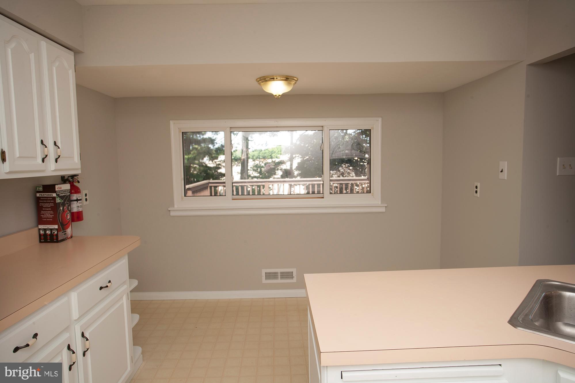 19 Rutgers Drive Delran, NJ 08075 - Photo 8 of 23 Gallery Image 8