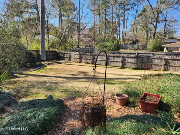 $325,000 | 307 Lakeside Drive, Brandon, MS 39047