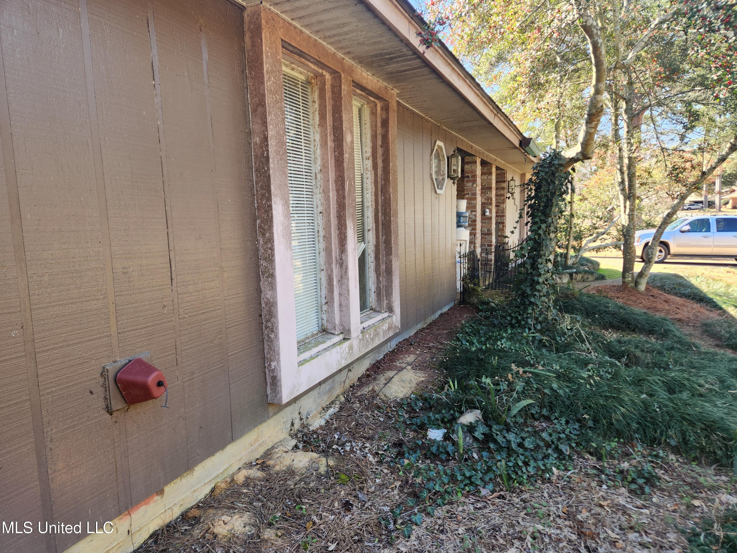 307 Lakeside Drive Brandon, MS 39047 - Photo 6 of 8 20260212_131730