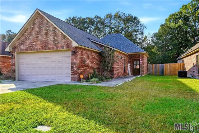 $227,000 | 38209 Shelby Drive, Denham Springs, LA 70706