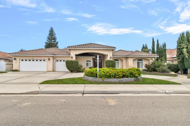 $740,000 | 3255 Hollow Avenue, Madera, CA 93637