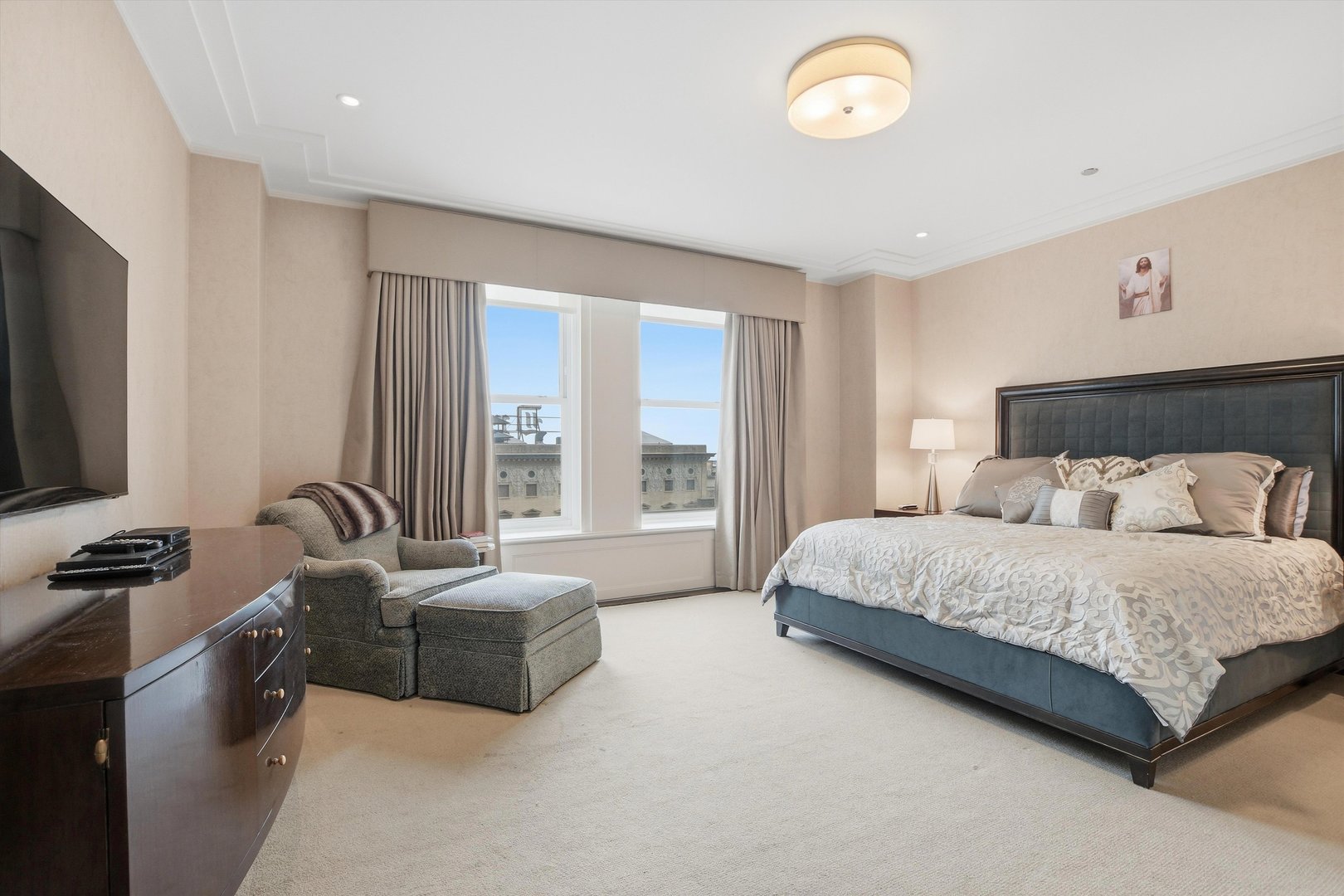 159 East Walton Place, Unit 13A Chicago, IL 60611 - Photo 19 of 31