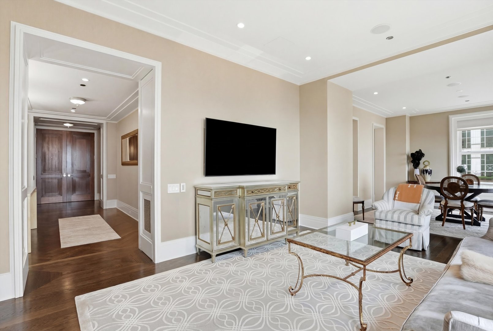 159 East Walton Place, Unit 13A Chicago, IL 60611 - Photo 3 of 31