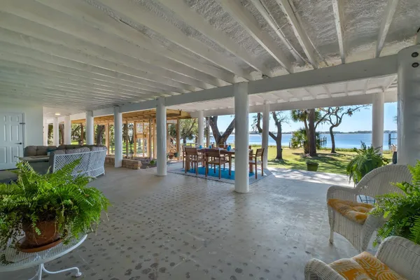 $1,200,000 | 680 Alligator Drive, Alligator Point, FL 32346