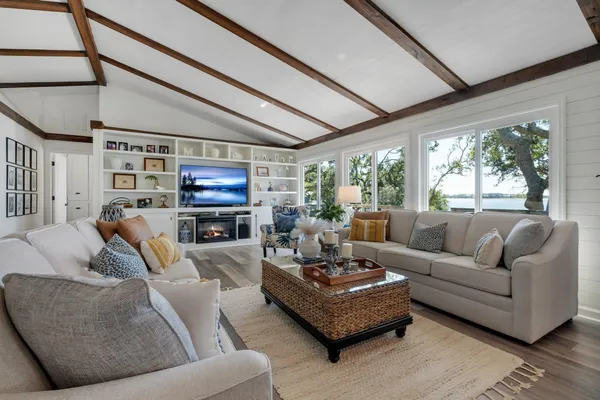 $1,200,000 | 680 Alligator Drive, Alligator Point, FL 32346