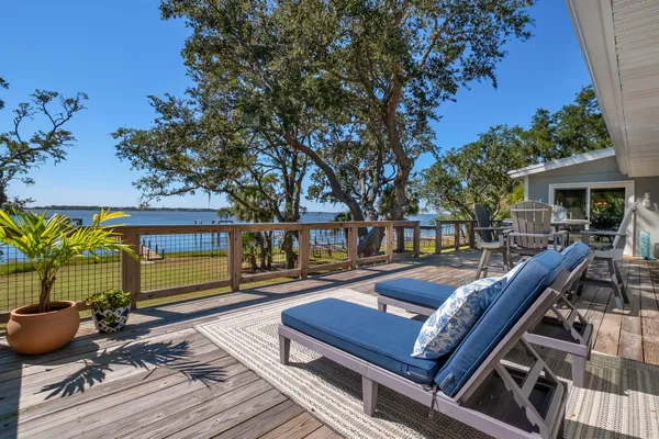 $1,200,000 | 680 Alligator Drive, Alligator Point, FL 32346