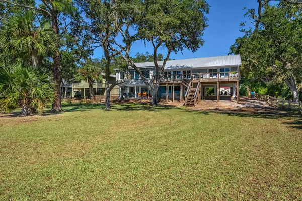 $1,200,000 | 680 Alligator Drive, Alligator Point, FL 32346